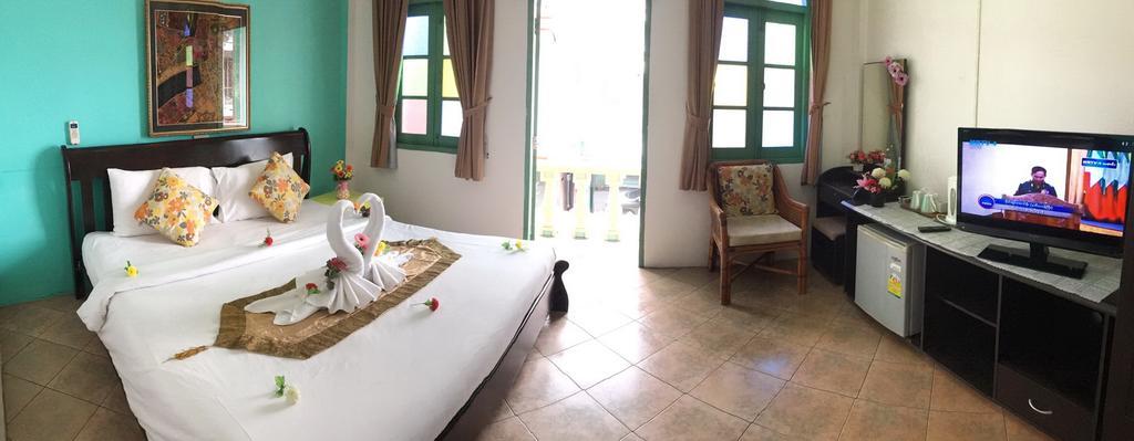 Goldsea Beach Patong Экстерьер фото